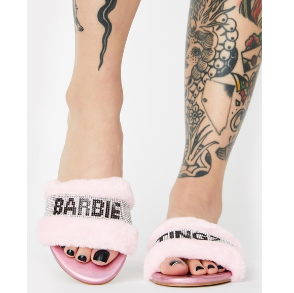 𝙍𝙀𝙎𝙏𝙊𝘾𝙆𝙀𝘿🖤💎Barbie Thingz Rhinestone fur Slide - Picture 8 of 9